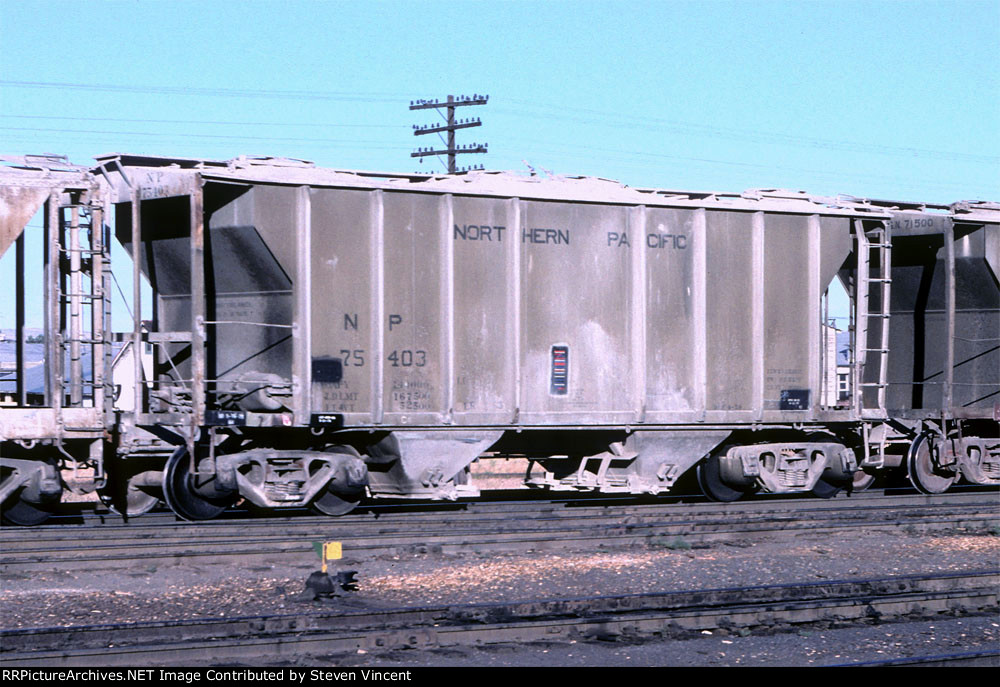 Northern Pacific cement covered hopper NP #75403